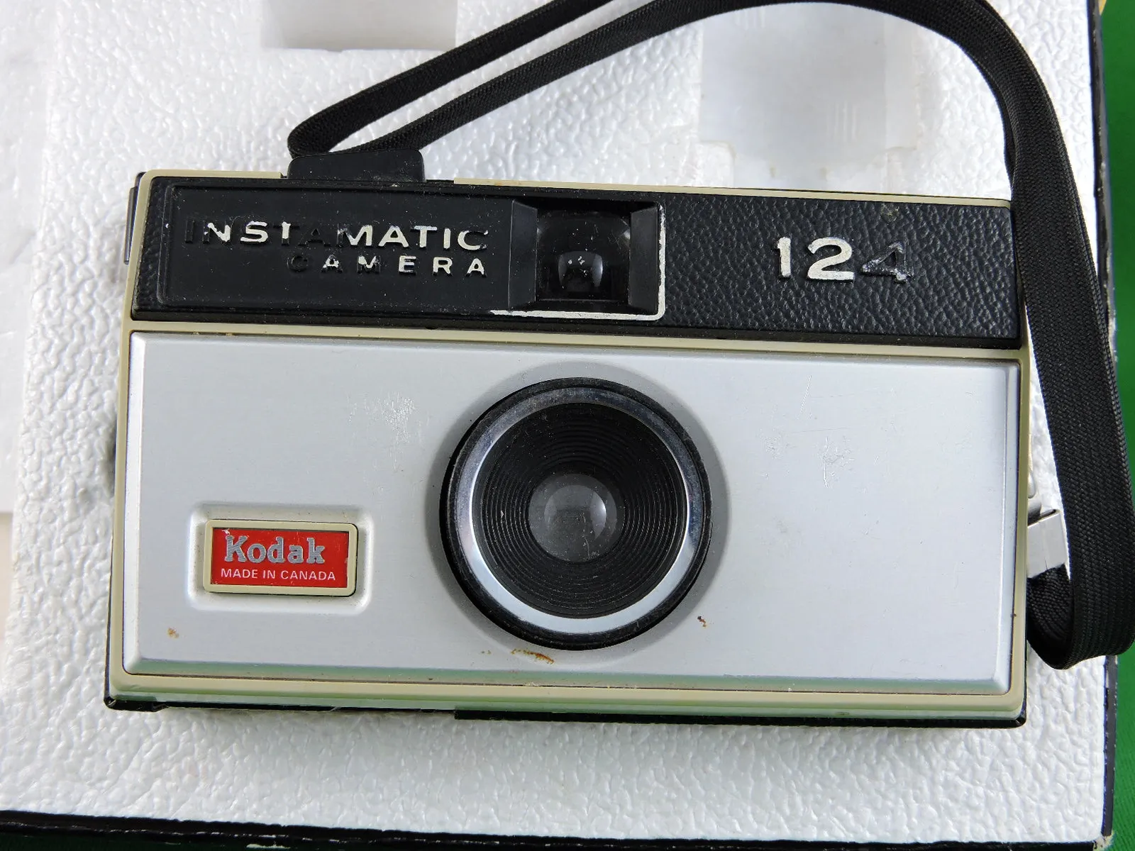 Cameras - Kodak Instamatic 124 Color Outfit - No. A124R