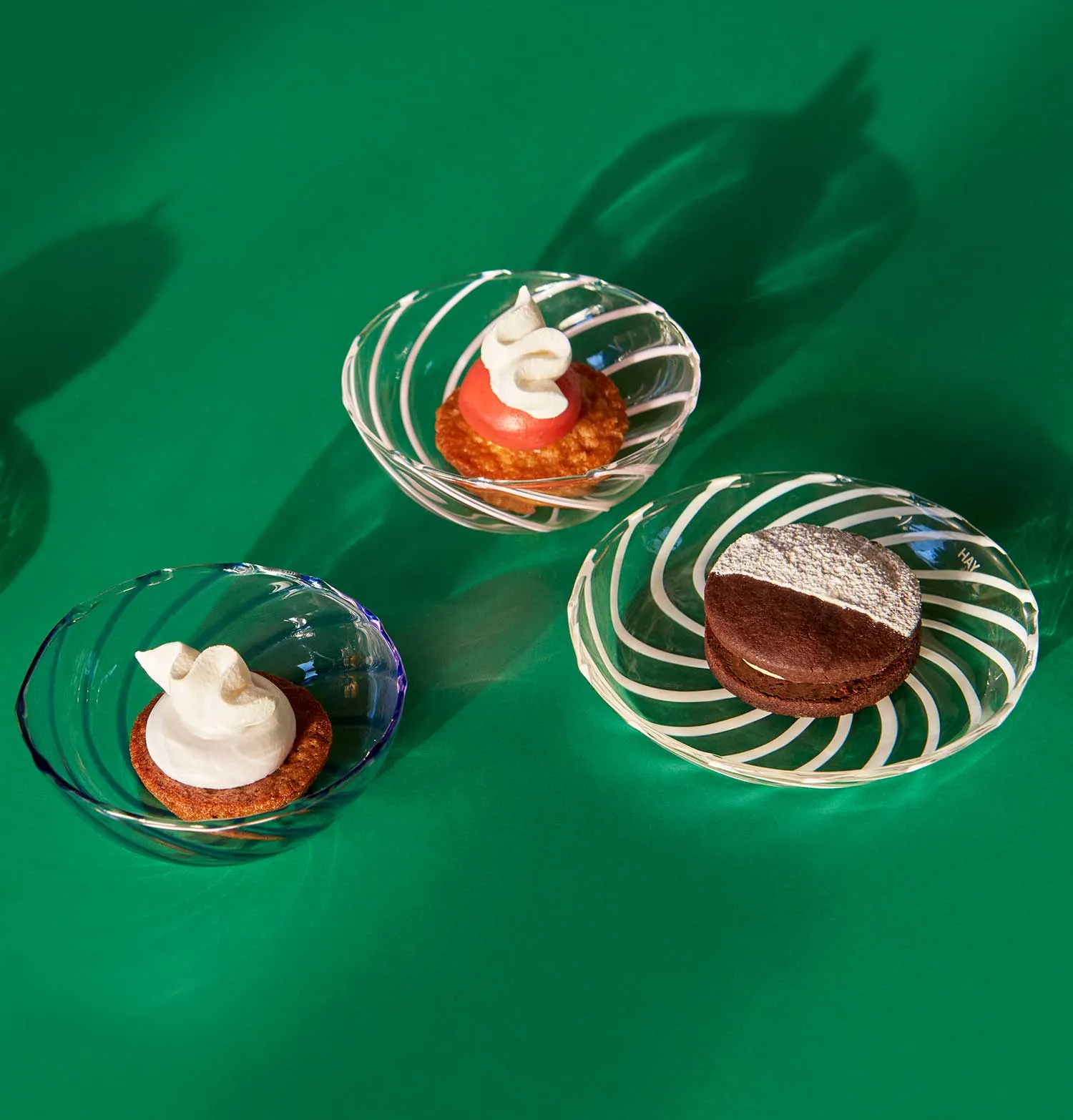 HAY Spin Saucer Set – Clear with White Stripes