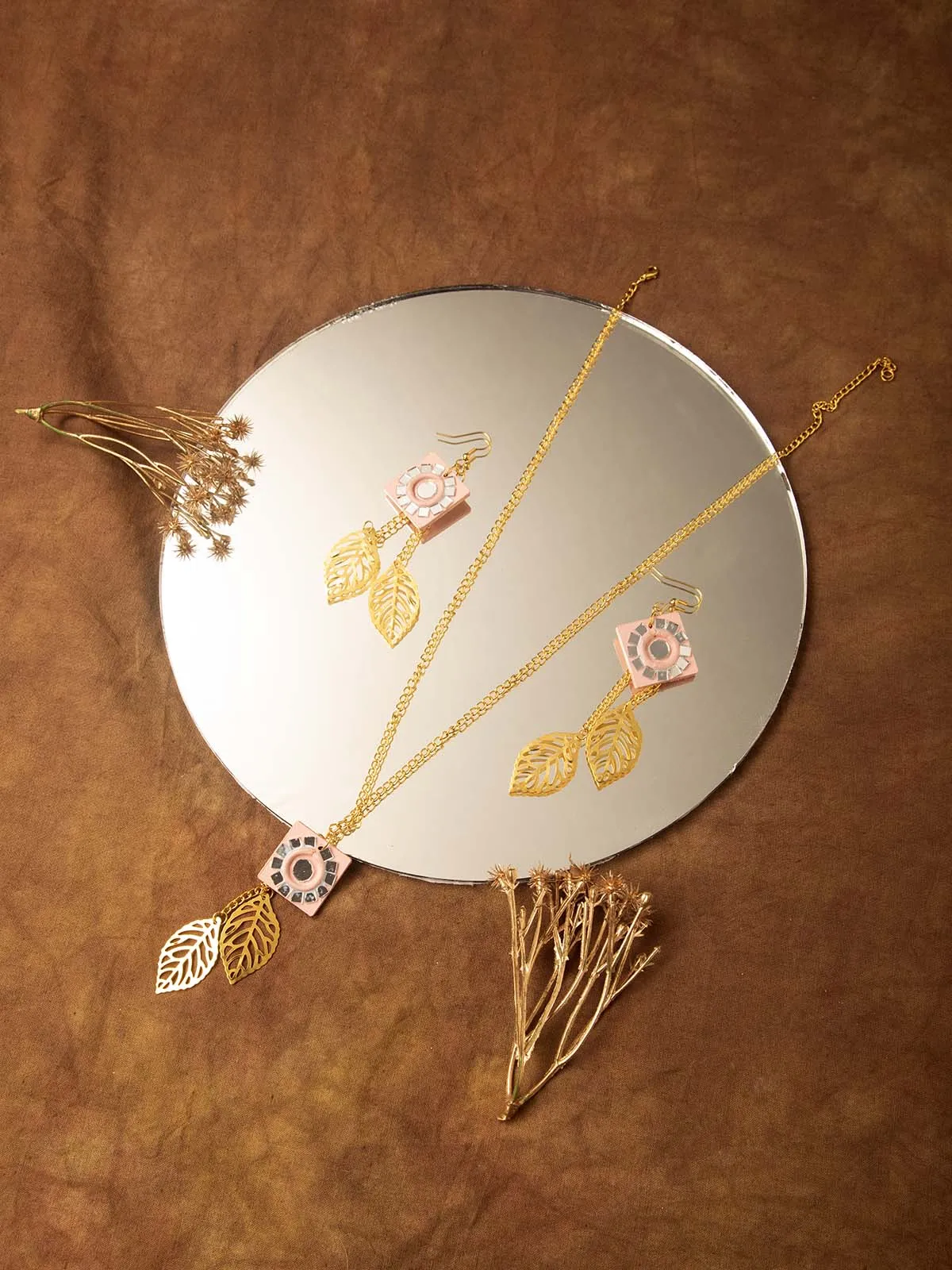 Lippan Art Metal Leaves Pendant